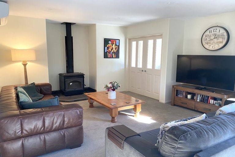 Photo of property in 6 Oratia Grove, Northwood, Christchurch, 8051