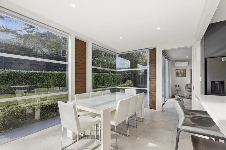 Photo of property in 7 Pikitanga Close, Tawa, Wellington, 5028