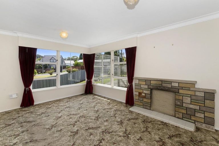 Photo of property in 121 Vodanovich Road, Te Atatu South, Auckland, 0610