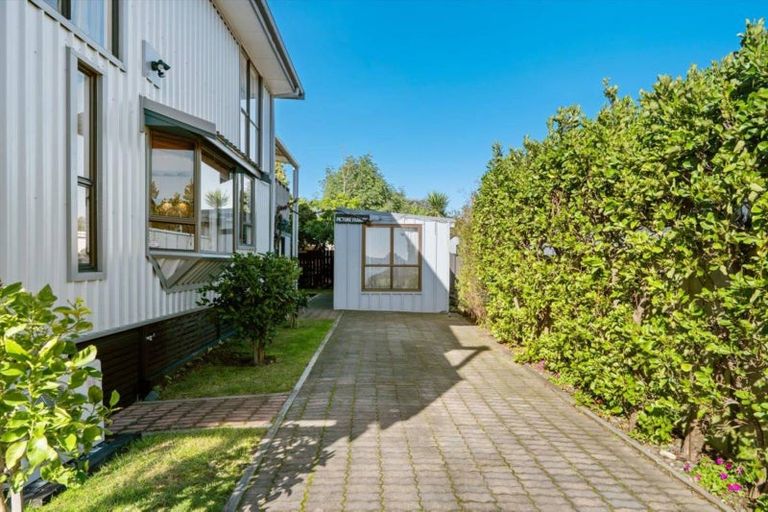 Photo of property in 988 Papamoa Beach Road, Papamoa Beach, Papamoa, 3118