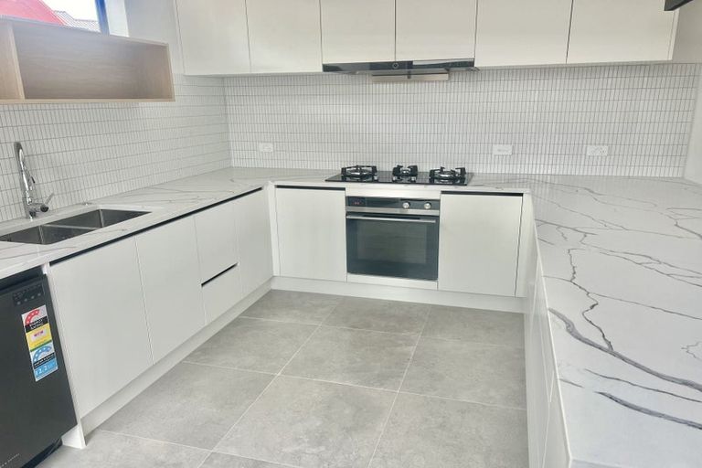 Photo of property in 7/31 Hill Crescent, New Lynn, Auckland, 0600