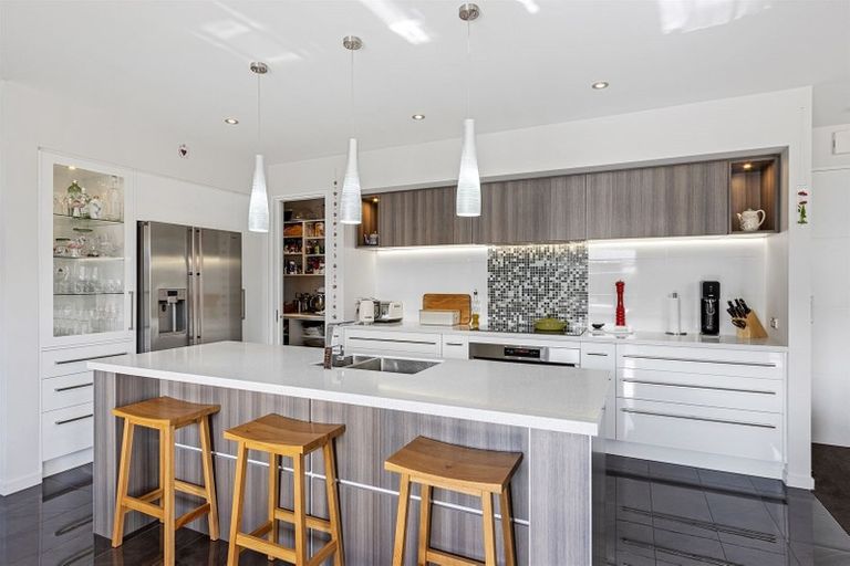 Photo of property in 14 Crown Close, Prebbleton, 7604