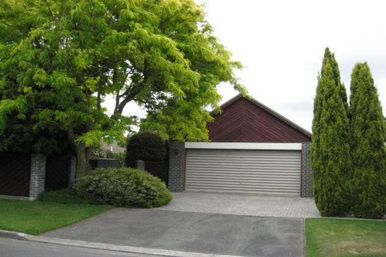 Photo of property in 6 Felstead Place, Avonhead, Christchurch, 8042