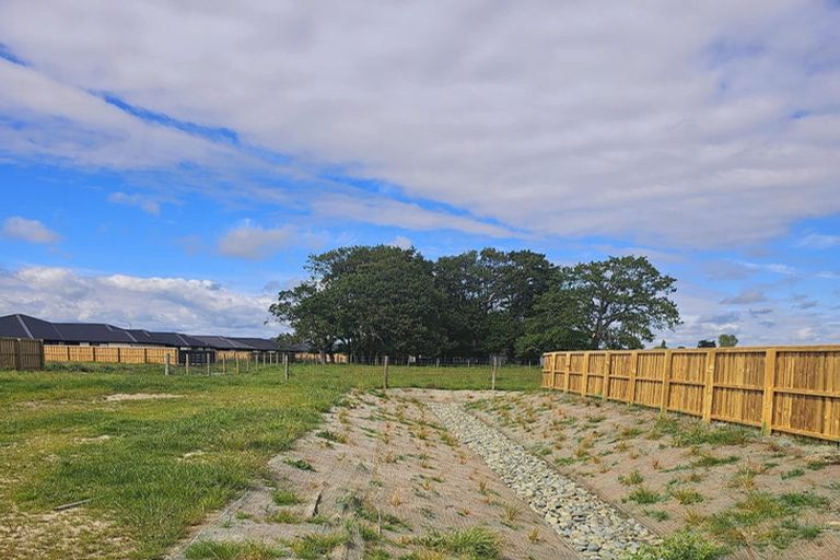 Photo of property in 25 Stackwood Avenue, Woodend, 7691