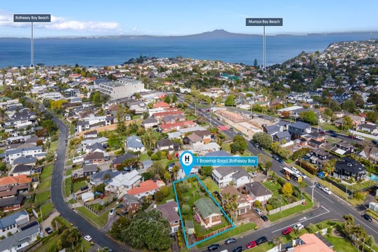 Photo of property in 1 Braemar Road, Rothesay Bay, Auckland, 0630