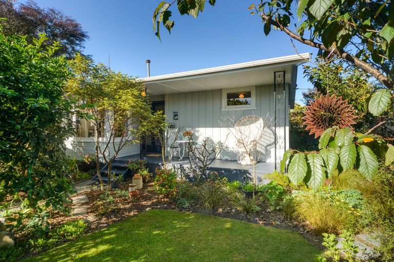 Photo of property in 11 Sinclair Avenue, Highbury, Palmerston North, 4412