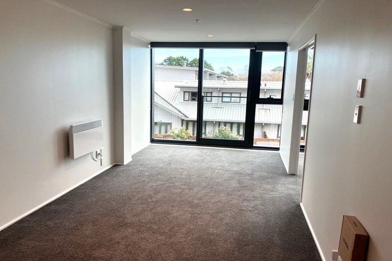 Photo of property in 4e/30 Westward Ho, Glen Eden, Auckland, 0602