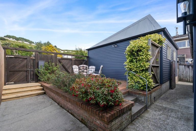 Photo of property in 7 Woodford Way, Crofton Downs, Wellington, 6035