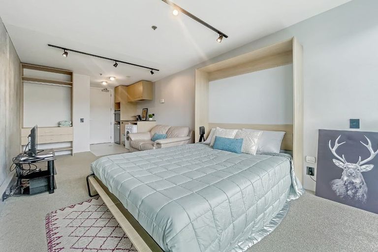 Photo of property in Vedado Apartments, 208/41u Hopper Street, Mount Cook, Wellington, 6011