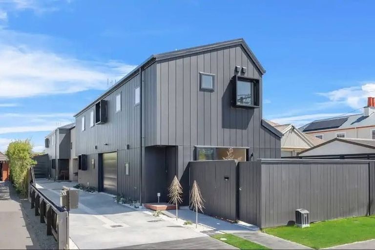 Photo of property in 2/48 Winton Street, Saint Albans, Christchurch, 8014
