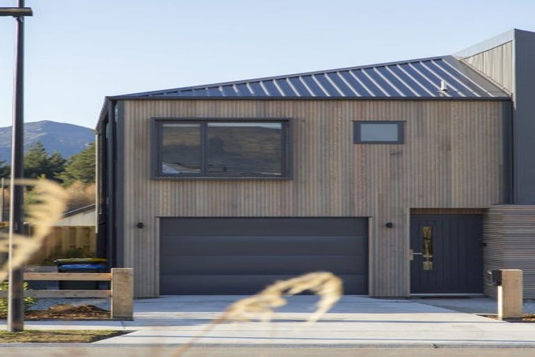 Photo of property in Northlake, 14 Glenavon Green, Wanaka, 9305