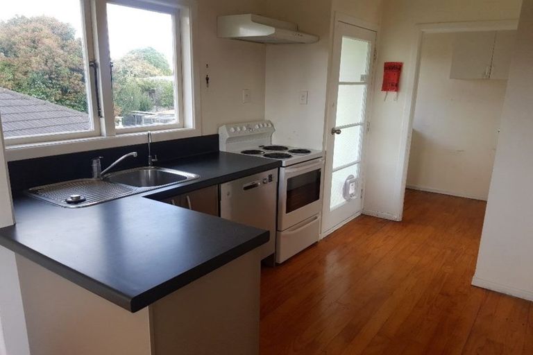 Photo of property in 42 Durham Street, Te Atatu Peninsula, Auckland, 0610