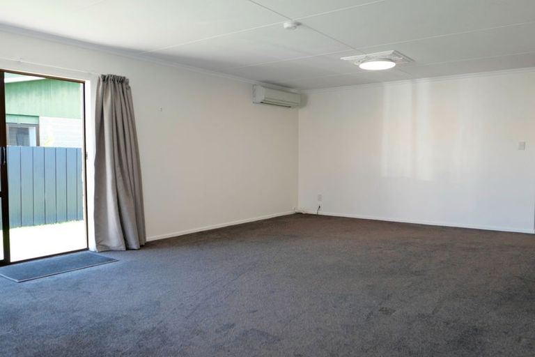 Photo of property in 6 Bevan Place, Otaki, 5512