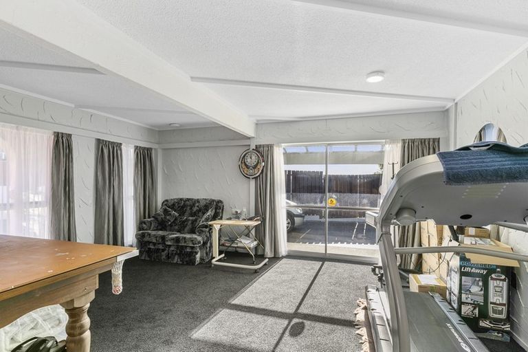 Photo of property in 6 Tree Top Lane, Paparangi, Wellington, 6037