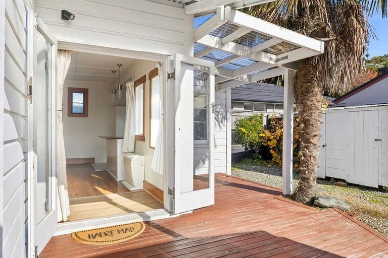 Photo of property in 30 Waimea Road, Nelson South, Nelson, 7010