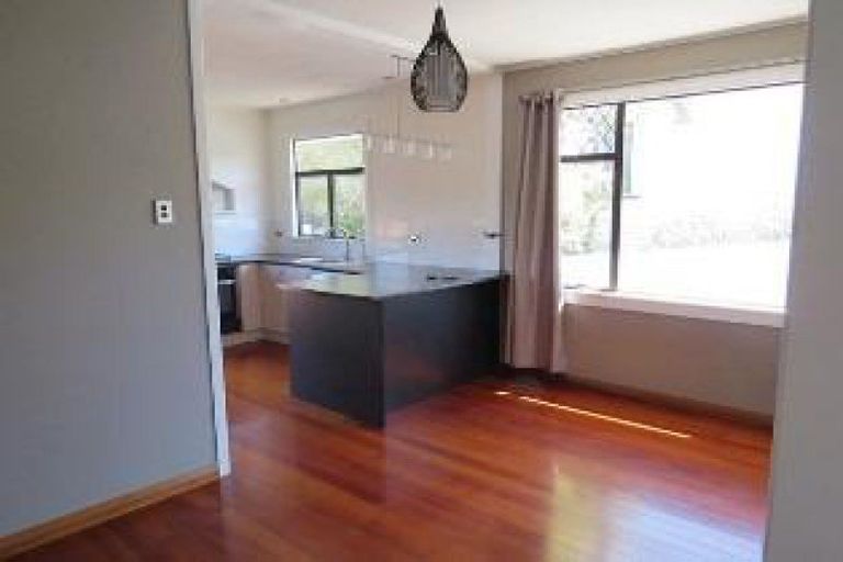 Photo of property in 4 Awanui Street, Merrilands, New Plymouth, 4312