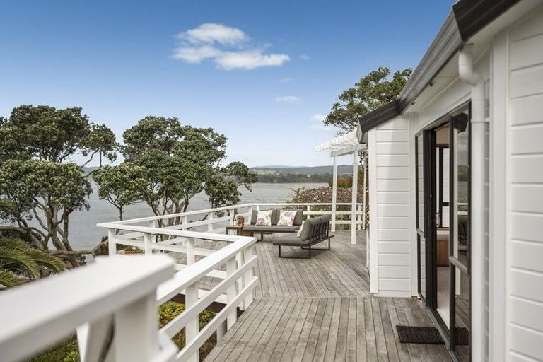 Photo of property in 16 Tainui Road, Cockle Bay, Auckland, 2014