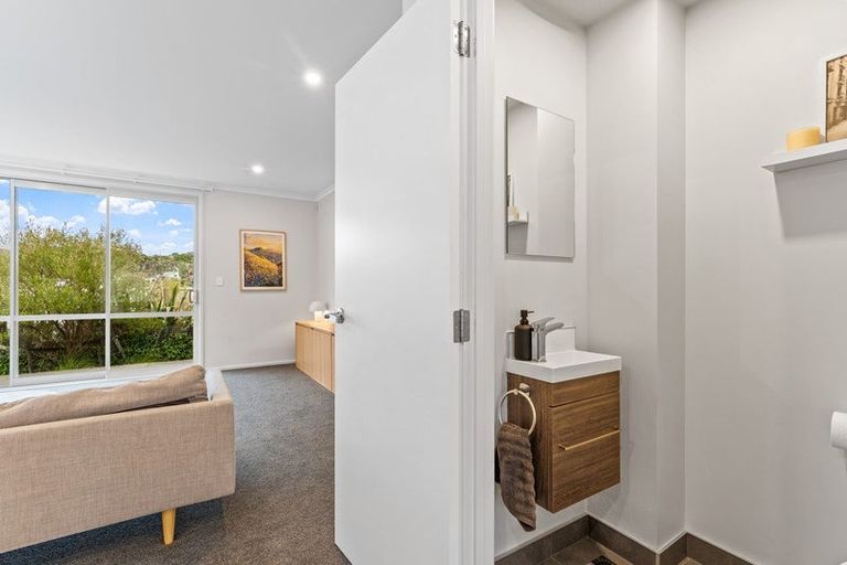 Photo of property in 6 Taitonga Lane, Stanmore Bay, Whangaparaoa, 0932