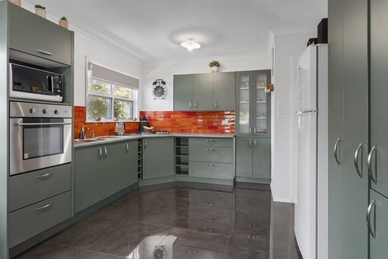 Photo of property in 19 Freyberg Street, Levin, 5510