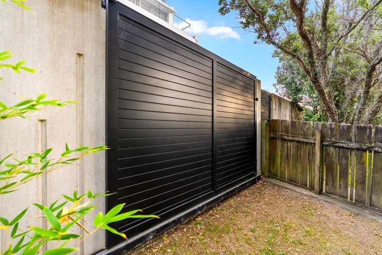 Photo of property in 43 Braemar Road, Rothesay Bay, Auckland, 0630