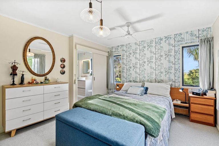 Photo of property in 29 Tahunatapu Road, Parua Bay, Whangarei, 0174