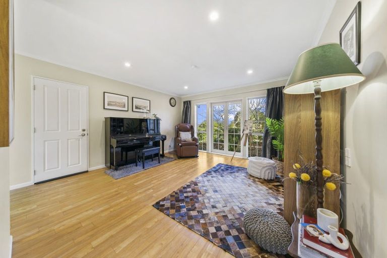 Photo of property in 12 San Jose Rise, Shamrock Park, Auckland, 2016