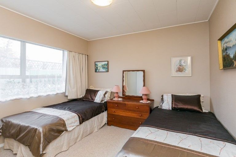 Photo of property in 2/17 Ngarimu Crescent, Taradale, Napier, 4112