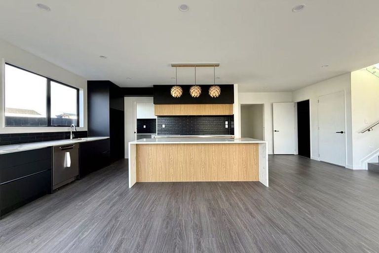 Photo of property in 43 Evergreen Parade, Rosehill, Papakura, 2113