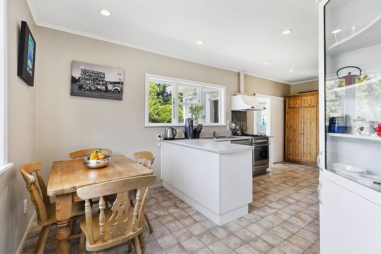 Photo of property in 28 Findlay Street, Tawa, Wellington, 5028