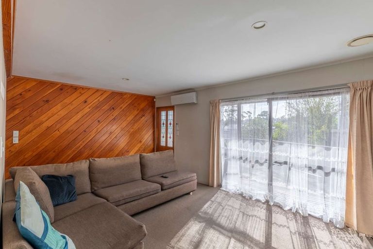 Photo of property in 23 Flaunty Place, West Harbour, Auckland, 0618