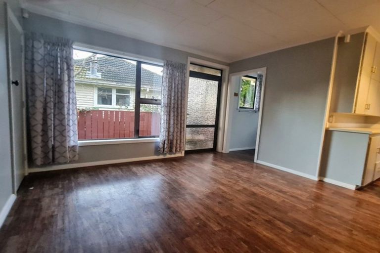 Photo of property in 12 Rochester Street, Awapuni, Palmerston North, 4412