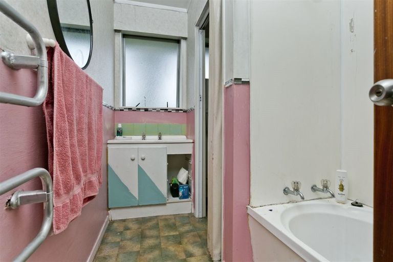 Photo of property in 7/1 Pine Street, New Lynn, Auckland, 0600