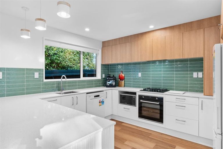 Photo of property in 216 Grahams Road, Burnside, Christchurch, 8053