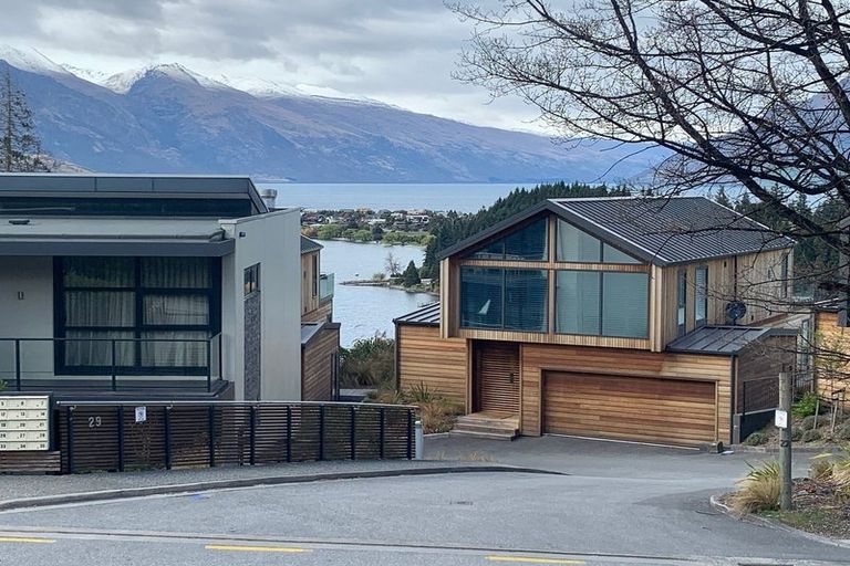 Photo of property in 16 Panorama Terrace, Queenstown, 9300