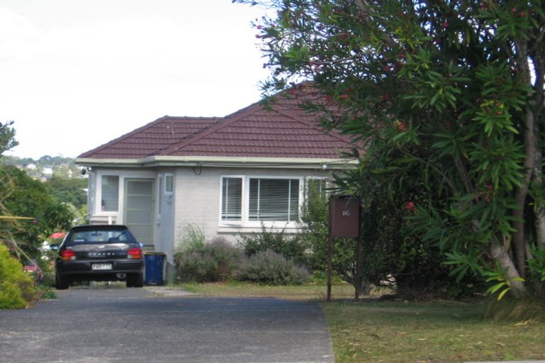 Photo of property in 16 Knights Road, Rothesay Bay, Auckland, 0630