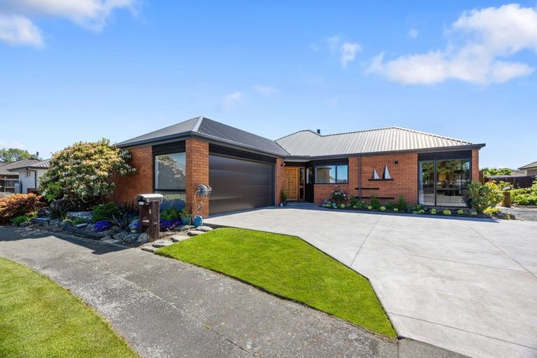 Photo of property in 6 Astor Place, Halswell, Christchurch, 8025