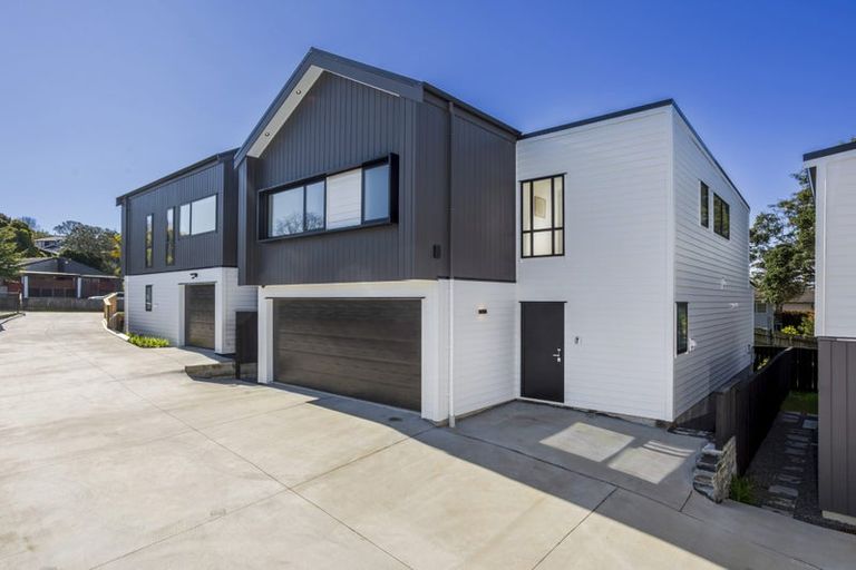 Photo of property in 24b Scarlock Avenue, Browns Bay, Auckland, 0630