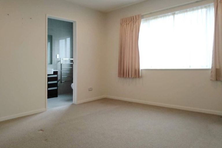 Photo of property in 9 Bushpark Place, Flat Bush, Auckland, 2016