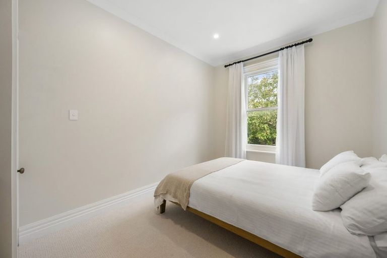 Photo of property in 25 Newman Terrace, Thorndon, Wellington, 6011