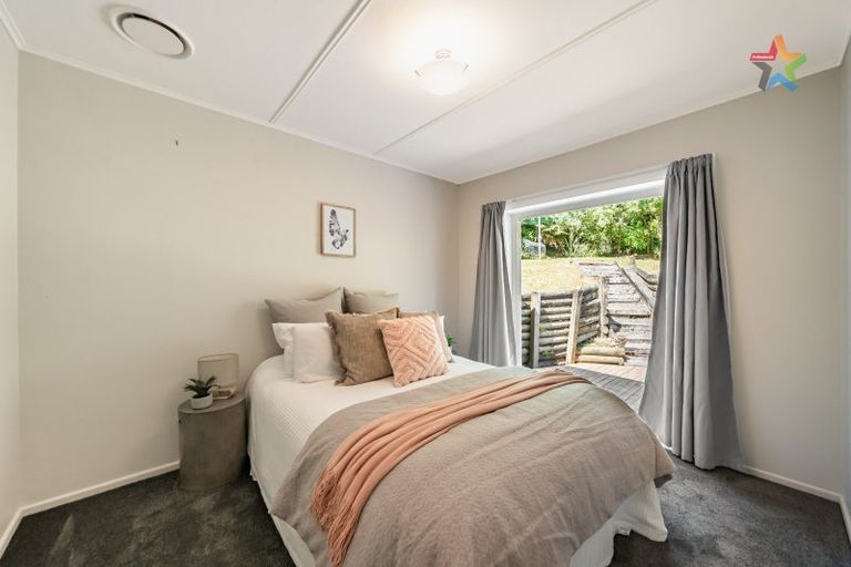 Photo of property in 23 Holmes Grove, Naenae, Lower Hutt, 5011