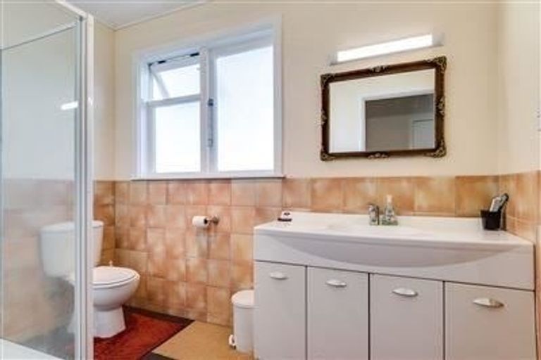 Photo of property in 1/11 Chester Street, Taradale, Napier, 4112