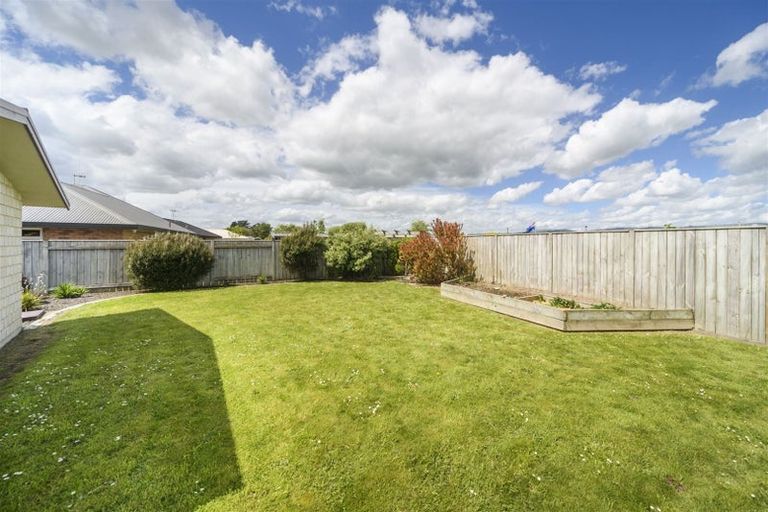 Photo of property in 40 Geneva Terrace, Kelvin Grove, Palmerston North, 4414