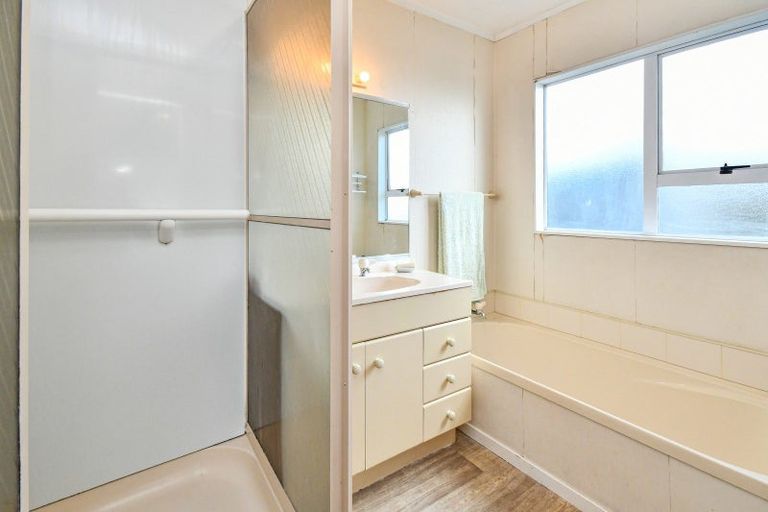 Photo of property in 2/30 Sturdee Road, Manurewa, Auckland, 2102