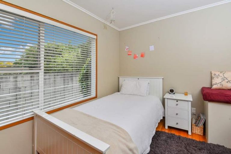 Photo of property in 12 Currey Crescent, Milford, Auckland, 0620