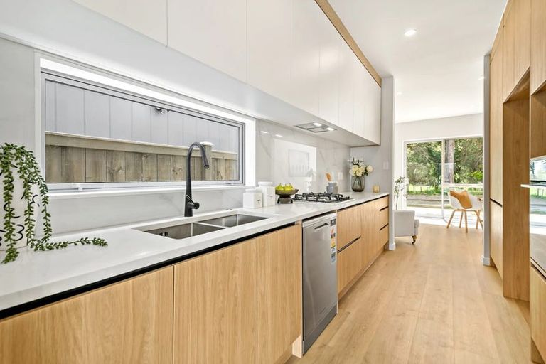 Photo of property in 21 Yellow Pear Lane, Karaka, 2578