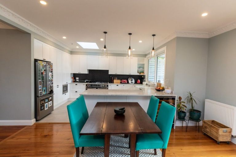 Photo of property in 16 Tisdall Street, Karori, Wellington, 6012