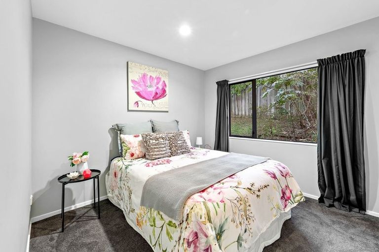 Photo of property in 151f Colwill Road, Massey, Auckland, 0614