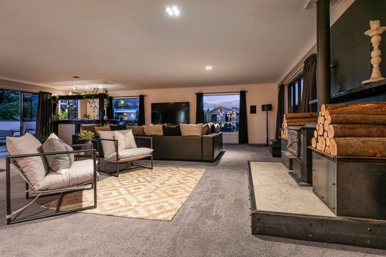 Photo of property in 6 Ryalls Way, Lake Hawea, Wanaka, 9382