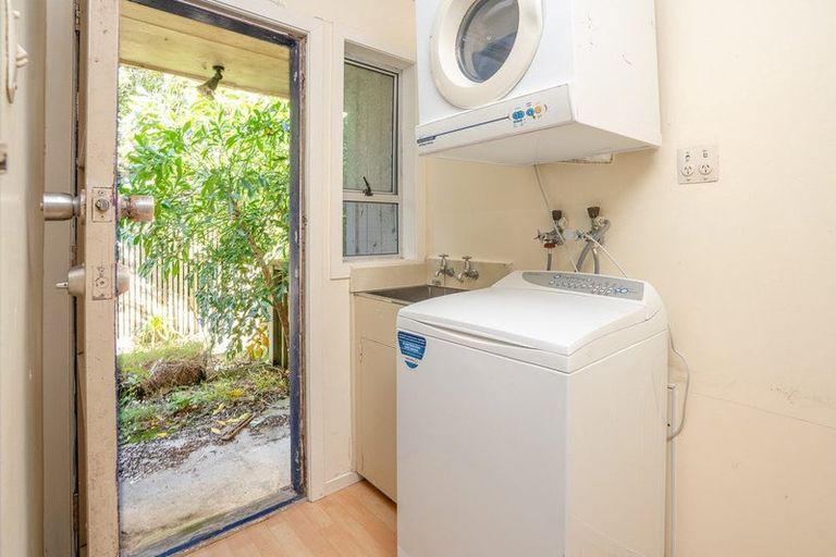 Photo of property in 21b Colchester Crescent, Newlands, Wellington, 6037
