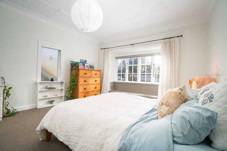 Photo of property in 42c Apu Crescent, Lyall Bay, Wellington, 6022